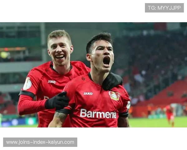 勒沃库森中前场推进极具冲击